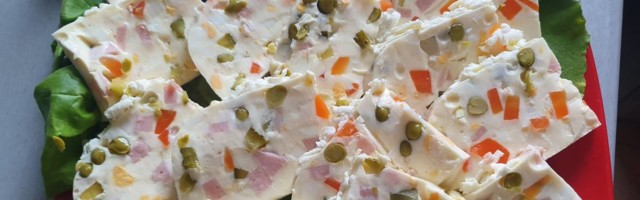 Letnja ruska salata - popularno predjelo ima i verziju za vrele dane