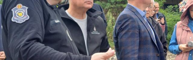 Goran Vesić obišao srušeni most: U infrastrukturu nije ulagano decenijama, grad uradio sve što je trebalo