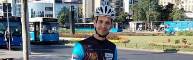Milan Mićunović vozi za malu Merjem Nikšić iz Novog Pazara