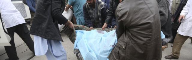 (UZNEMIRUJUĆI SNIMAK): Prvi snimci iz džamije smrti! Vernici masakrirani tokom molitve, BROJ MRTVIH SAMO RASTE (VIDEO)