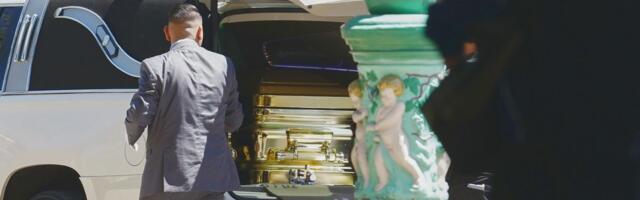 Narkobos El Menčo sahranjen u zlatnom kovčegu u prisustvu velikog broja vojnika