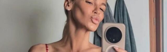 U 5. deceniji grmi u bikiniju: Nata opalila selfi, muškarcima pomutila um izvajanom figurom, a svi gledaju OVO