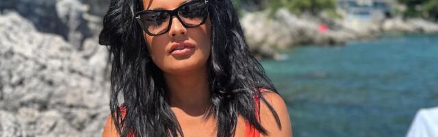 "Kažu da treba da smršam" Milena Popović se skinula u kupaći, pokazala vrelo izdanje: Svi gledaju u tetovažu