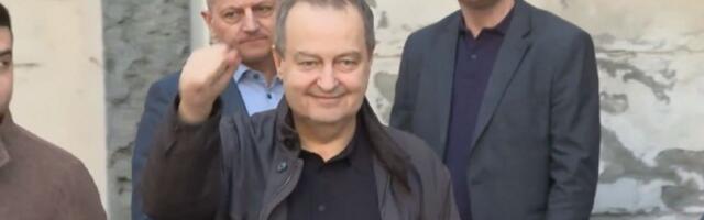 Dačić se oglasio iz bolnice tokom mitinga SNS u Areni