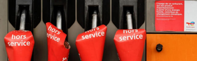 Пумпе у Француској остале без горива