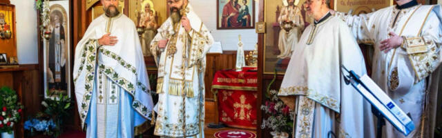 Митрополит Силуан служио литургију и крстио нове вернике у Сиднеју