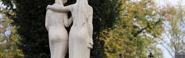 JKP „POGREBNE USLUGE“ BEOGRAD PODSEĆA SUGRAĐANE NA OBAVEZU UPLATE GODIŠNJE NAKNADE ZA ZAKUP UREĐENJE  I ODRŽAVANJE POVRŠINE GROBLJA.