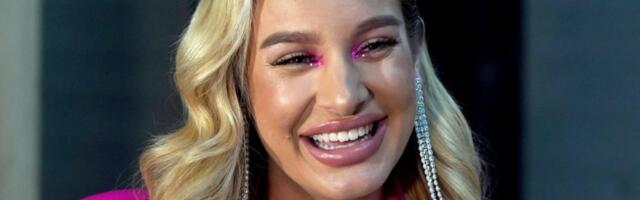 ZAVIRITE U PORODIČNI ALBUM LUNE ĐOGANI: Period najveće sreće i ljubavi, ovako je izgledala kao beba i devojčica (FOTO)