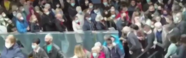 Ljudi dele snimak sa vakcinacije u Ušću i ovo je bruka
