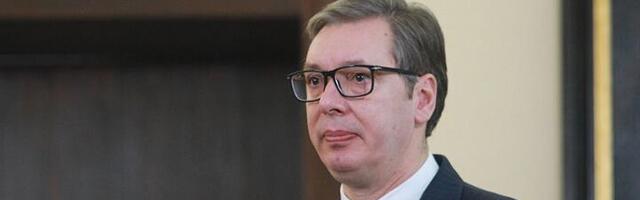 "Vučić zamolio Srbe da se povuku sa barikada"