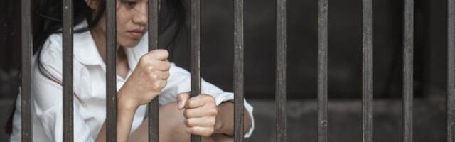 ZGNJEČILA LEPINJU PA ZAVRŠILA U ZATVORU! Japanka se provela kao bosa po trnju jer je proveravala mekoću peciva!