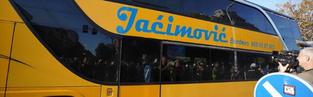 "Do poslednjeg vozila ću da vozim, neću stati“: Autoprevoznik Jaćimović prevozi studente i građane do Beograda