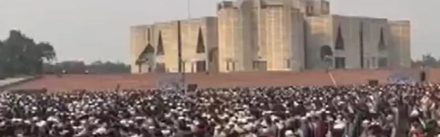 Сахрани убијеног лидера младих присуствовало на десетине хиљада људи