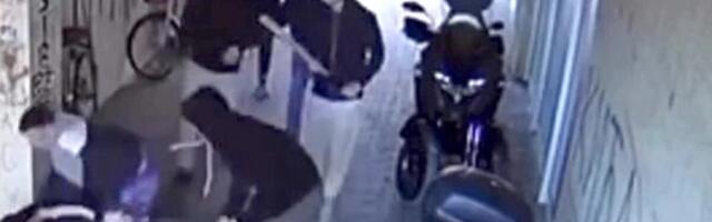 Šestorica mladića motkama zverski tukla tinejdžera, jeziv snimak kruži mrežama: Brutalna sačekuša u Čačku! (VIDEO)