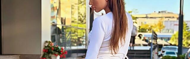 NEPOKRETNA SA MALOM BEBOM: Bivša rijaliti učesnika ZATRUDNELA SA 19 GODINA, pa završila u kolicima - zdravlje na ivici zbog cista i epilepsije!