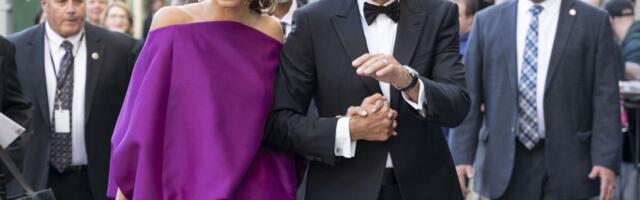 Amal Kluni zablistala u ljubičastoj mini haljini koju će svi želeti! Svi pogledi bili uprti u njene noge