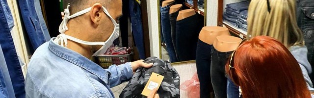 Srbin na urnebesan način objasnio kako ne može da nađe farmerke za sebe i svi se smeju