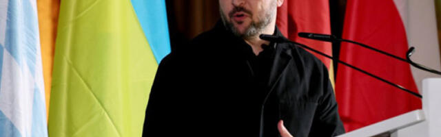 Зеленски: Ово је време рата, оставите личне ствари по страни