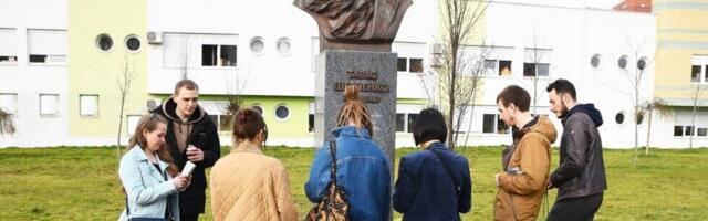 Saniran spomenik Tarasu Ševčenku u Novom Sadu