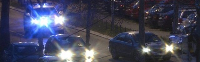 SAOBRAĆAJAC POKUŠAO DA ZAUSTAVI MLADIĆA NA MOTORCIKLU, a on uvredio službeno lice i pobegao