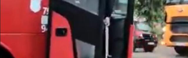 "Mad Max: Road to Lazarevac": Scena na liniji 581 izgleda komično, ali je SMRTNO OPASNA (VIDEO)