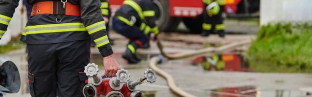 Požar koji je zahvatio hladnjaču u blizini Čačka lokalizovan u večernjim satima