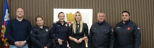 Heroji Novog Beograda: Policajke i vatrogasci nagrađeni za hrabrost i posvećenost građanima