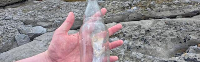 Poruka u boci putovala 2 godine i prešla 4.300 km: Našao je starac u Škotskoj, evo ko ju je poslao i odakle