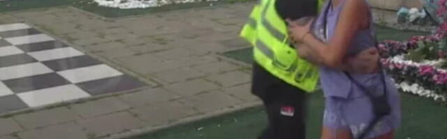 MAJA GLAVOM LOMI STAKLA! Asmin raskinuo sa njom, pa nastao neviđeni haos... Jezive scene u Eliti, obezbeđenje doletelo (VIDEO)
