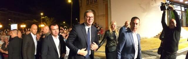 Pred izbore Vučić obećava i subvencije gastarbajterima - povratnicima