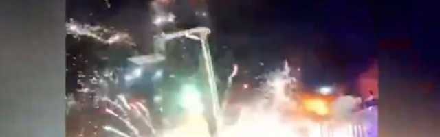 VELIKI POŽAR U RADNJI ZA PIROTEHNIKU, vatra se proširila na više od 4.000 kvadratnih metara tržnog centra! (Video)