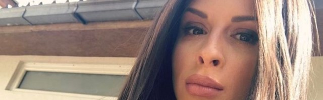 (FOTO) Pokazala savršenu liniju samo 2 meseca nakon porođaja! Ana Sević pokazala prvu fotografiju sa ćerkicom Senom!