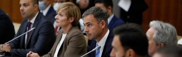 "Ostajemo u dijalogu sve dok postoji i promil šanse za dogovor"