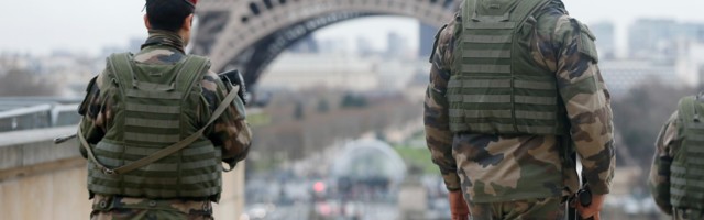 U Francuskoj i levica i desnica pozivaju na istupanje iz NATO-a