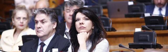 Parlić: Vlast poklanja tajkunima desetine milijarde evra, a građane zadužuje