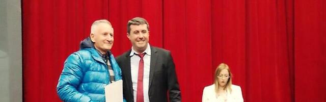 Uručeni ugovori građanima u Vlasotincu i izvođačima za energetsku sanaciju