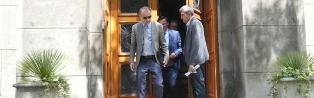 Dekani neće komentarisati jer je to dogovor