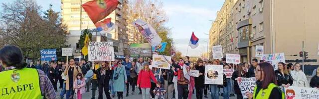 Studenti i građani danas blokiraju raskrsnicu kod Robne kuće u Leskovcu