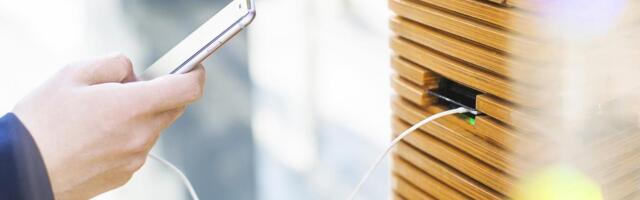 Upozorenje ako punite telefon van kuće: Ova USB prevara može ukrasti ceo život iz džepa