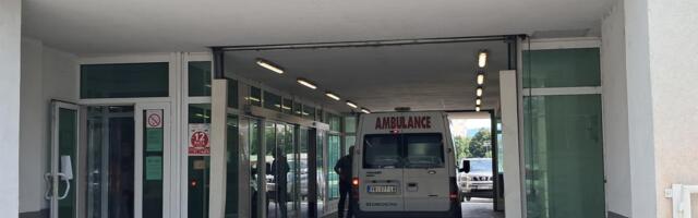 PACIJENT UDARIO ŠAMAR DOKTORU, PA PITAO: KO ĆE MENE SAD DA OPERIŠE! Haos u bolnici u Vranju, zbog ovoga nasrnuo na njega (foto)