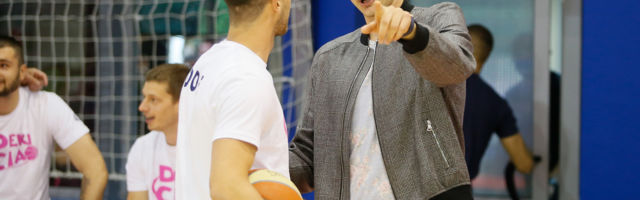 "POČIVAJ U MIRU, DEBELI!" Bucko Jokić je prošlost, Ameri otkrivaju: "Nikola je nedavno JEO BOMBONE I DELIO IH SVIMA!"