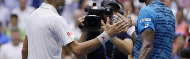 NOVAK NA ČETIRI KORAKA DO SNA: Ali prvo istorija protiv Monfisa