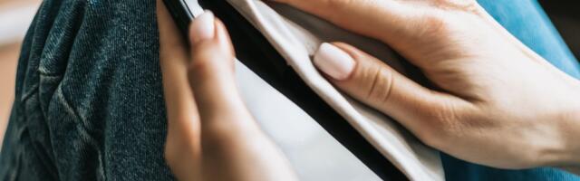 Većina ljudi ovim uništava ekran telefona: Evo kako da ga očistite bez trajnih oštećenja