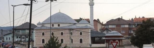 OVDE SU POGINULE MAJKA I ĆERKA! Jezive slike sa mesta nesreće u Sjenici - KRV I DALJE NA ULICI! (FOTO, VIDEO)