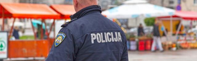 Vozilo završilo u moru: Hrvatski policajac zaboravio da povuče ručnu (VIDEO)
