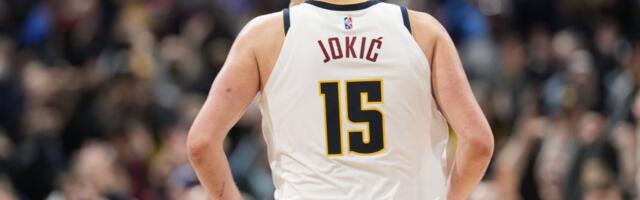 MELOUN OTKRIO: Jokić prati konjičke trke i tokom treninga! (VIDEO)