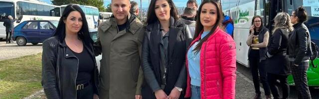 Dvadeset šest autobusa naprednjaka iz Vranja krenulo na Vučićev miting u Leskovac