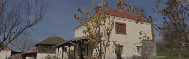 Upoznajte "maleroznu" kuću iz Barajeva! Od nje se plaše i vozači i domaćini: Zidovi popucali, kupatilo srušeno