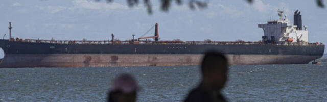 Политико: Бела кућа поручује нафтним компанијама да обнове инфраструктуру у Венецуели