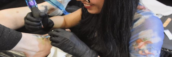 Tetovaže koje kao da su napravljene pomoću konca i igle